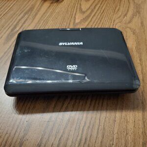 Sylvania Portable 9" DVD Player with Swivel Screen Car & Wall plug Neoprene Case
